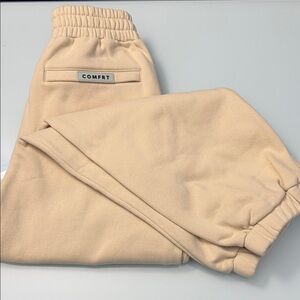 NWOT Comfrt Sweatpants
